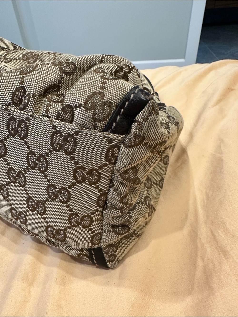 Gucci Beige Abbey D Ring Canvas with Dark Brown Trim. Excellent Condition - Picture 3 of 13